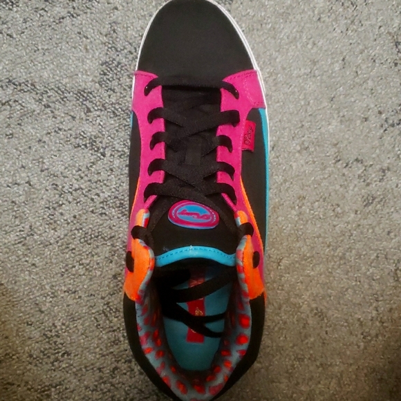 shoes - Picture 2 of 2